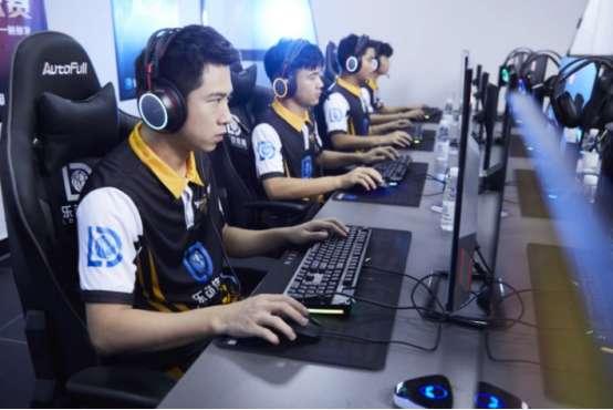 LOL薇恩出装#lol手游薇恩出智慧末刃吗