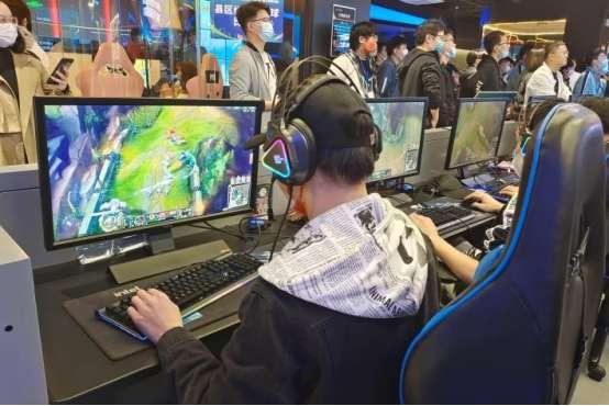 LOL薇恩出装#lol手游薇恩出智慧末刃吗