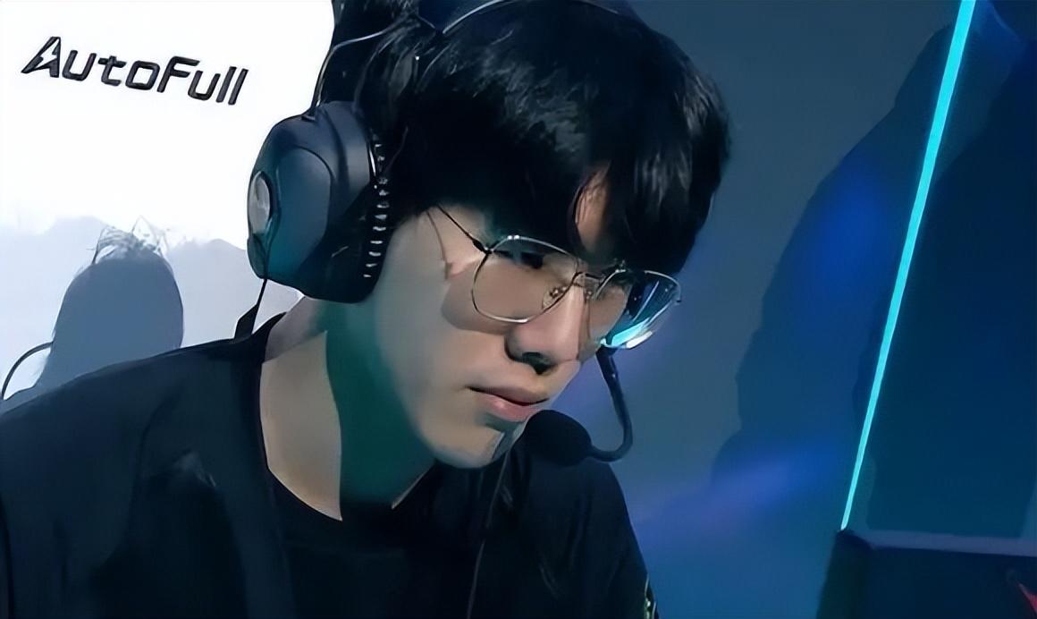诺手打刀妹好打吗_lol刀妹怎么打诺手_诺手打刀妹一级学什么