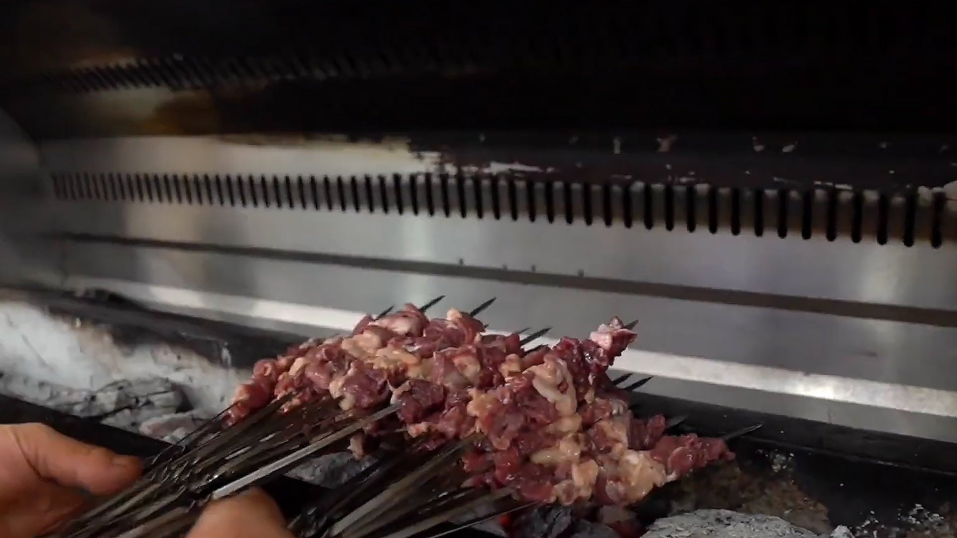刀郎狼爱上羊_刀郎的狼爱上羊_刀朗狼爱上羊