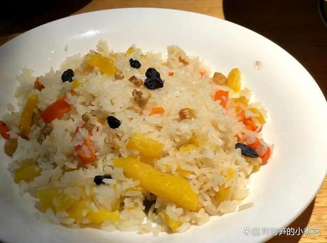 新疆羊排抓饭图片_新疆羊肉抓饭食谱_三伏天羊肉养生