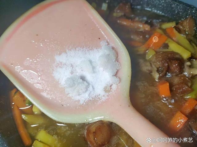 新疆羊排抓饭图片_新疆羊肉抓饭食谱_三伏天羊肉养生