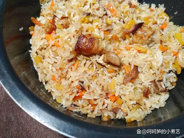 三伏天羊肉养生_新疆羊肉抓饭食谱_新疆羊排抓饭图片