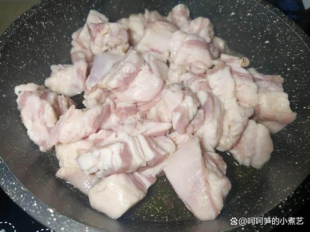 三伏天羊肉养生_新疆羊肉抓饭食谱_新疆羊排抓饭图片